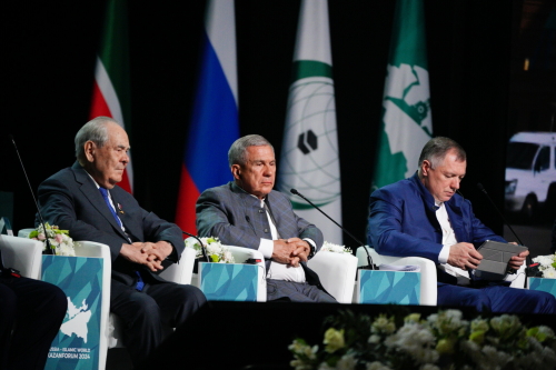 Минниханов на KazanForum: Исламский мир всегда поддерживает Россию, мы это ценим