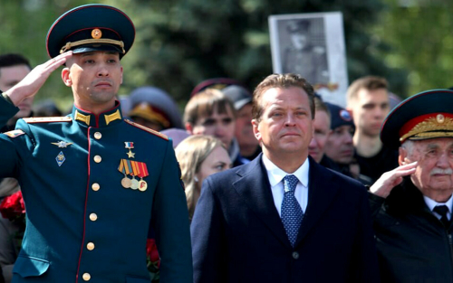«Вы подарили нам жизнь»: Метшин поздравил ветеранов с Днем Победы