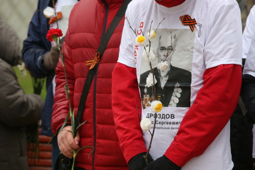 Торжественный митинг-концерт прошел у памятника жителям блокадного Ленинграда и павшим воинам